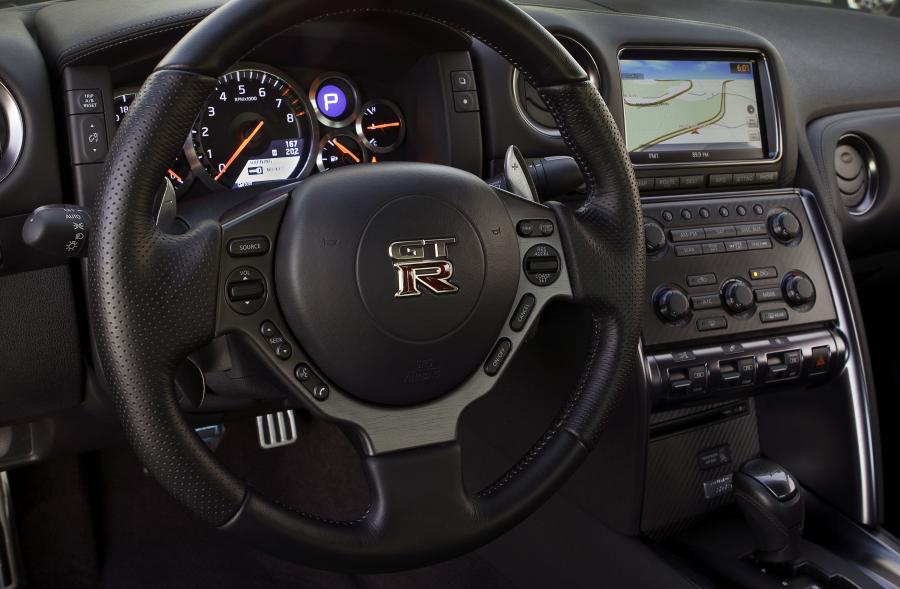  Nissan GT-R 2012 года  (US) (фото 17 из 74)
